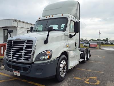 Used 2018 Freightliner Cascadia Day Cab 6x4, Semi Truck for sale #222540 - photo 1