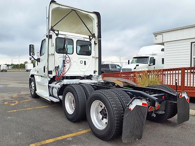 Used 2018 Freightliner Cascadia Day Cab 6x4, Semi Truck for sale #222540 - photo 2