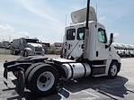 Used 2013 Freightliner Cascadia 4x2, Semi Truck for sale #514610 - photo 13