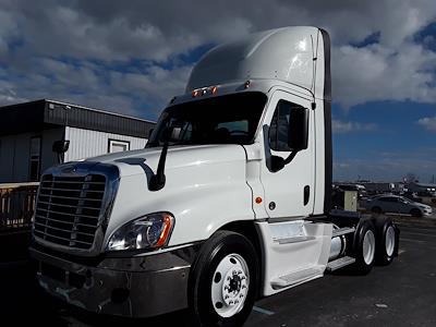 Used 2014 Freightliner Cascadia Day Cab 6x4, Semi Truck for sale #528333 - photo 1