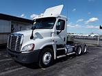 Used 2015 Freightliner Cascadia 6x4, Semi Truck for sale #568535 - photo 1