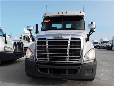 Used 2016 Freightliner Cascadia Day Cab 6x4, Semi Truck for sale #648858 - photo 1