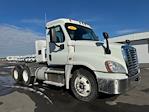 Used 2016 Freightliner Cascadia Day Cab 6x4, Semi Truck for sale #654947 - photo 1