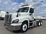Used 2017 Freightliner Cascadia Day Cab 6x4, Semi Truck for sale #672248 - photo 3