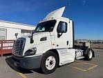 Used 2017 Freightliner Cascadia Day Cab 4x2, Semi Truck for sale #674010 - photo 1