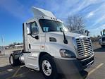 Used 2017 Freightliner Cascadia Day Cab 4x2, Semi Truck for sale #674010 - photo 4