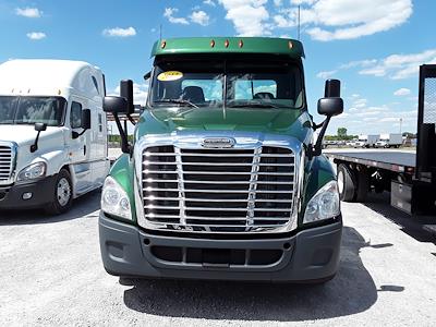 Used 2017 Freightliner Cascadia 6x4, Semi Truck for sale #676610 - photo 2