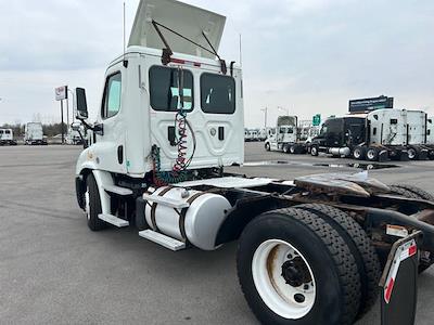 Used 2017 Freightliner Cascadia Day Cab 4x2, Semi Truck for sale #677792 - photo 2