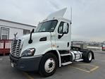 Used 2019 Freightliner Cascadia Day Cab 4x2, Semi Truck for sale #834510 - photo 1