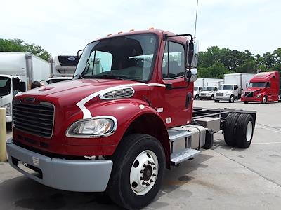 Used 2014 Freightliner M2 106 4x2, 28' Cab Chassis for sale #526860 - photo 1