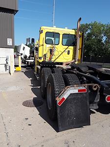 Used 2017 Freightliner Cascadia Day Cab 6x4, Semi Truck for sale #667844 - photo 2