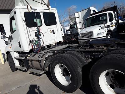 Used 2016 Freightliner Cascadia Day Cab 6x4, Semi Truck for sale #669784 - photo 2