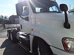 Used 2016 Freightliner Cascadia Day Cab 6x4, Semi Truck for sale #669784 - photo 4