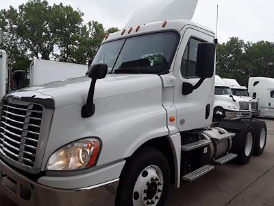 Used 2017 Freightliner Cascadia Day Cab 6x4, Semi Truck for sale #677841 - photo 1