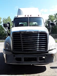 Used 2018 Freightliner Cascadia Day Cab 6x4, Semi Truck for sale #685211 - photo 1