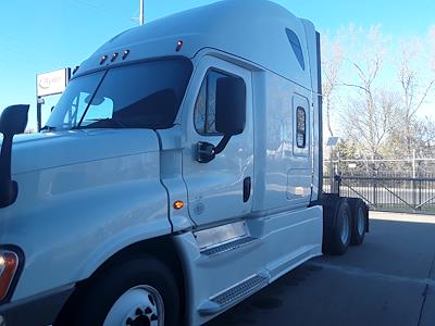 Used 2020 Freightliner Cascadia Sleeper Cab 6x4, Semi Truck for sale #879610 - photo 1