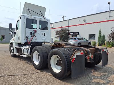 Used 2016 Freightliner Cascadia Day Cab 6x4, Semi Truck for sale #381762 - photo 2