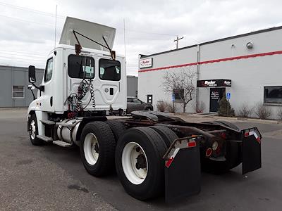 Used 2016 Freightliner Cascadia Day Cab 6x4, Semi Truck for sale #381783 - photo 2