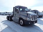 Used 2014 Freightliner Cascadia 6x4, Semi Truck for sale #536830 - photo 4
