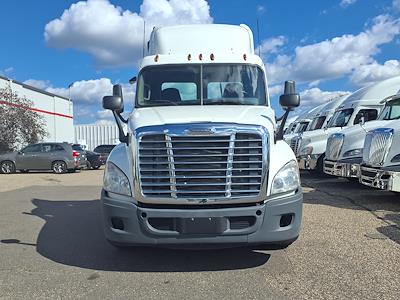 Used 2015 Freightliner Cascadia Day Cab 6x4, Semi Truck for sale #564085 - photo 2