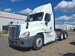 Used 2015 Freightliner Cascadia Day Cab 6x4, Semi Truck for sale #564085 - photo 1