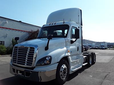 Used 2016 Freightliner Cascadia Day Cab 6x4, Semi Truck for sale #647206 - photo 1