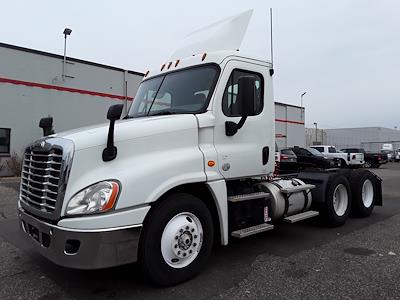 Used 2016 Freightliner Cascadia Day Cab 6x4, Semi Truck for sale #652733 - photo 1