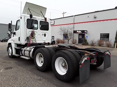 Used 2016 Freightliner Cascadia Day Cab 6x4, Semi Truck for sale #652733 - photo 2