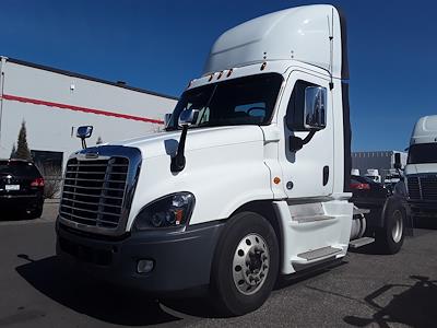 Used 2017 Freightliner Cascadia Day Cab 4x2, Semi Truck for sale #668883 - photo 1