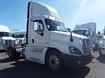 Used 2017 Freightliner Cascadia Day Cab 4x2, Semi Truck for sale #668883 - photo 4