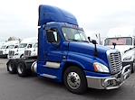 Used 2017 Freightliner Cascadia Day Cab 6x4, Semi Truck for sale #674961 - photo 4