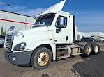 Used 2018 Freightliner Cascadia Day Cab 6x4, Semi Truck for sale #681462 - photo 1