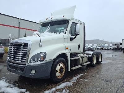 Used 2018 Freightliner Cascadia Day Cab 6x4, Semi Truck for sale #681463 - photo 1