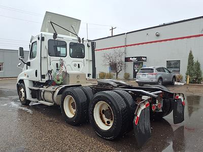 Used 2018 Freightliner Cascadia Day Cab 6x4, Semi Truck for sale #681463 - photo 2