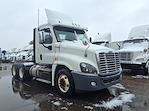 Used 2018 Freightliner Cascadia Day Cab 6x4, Semi Truck for sale #681463 - photo 4