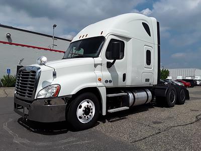 Used 2018 Freightliner Cascadia Sleeper Cab 6x4, Semi Truck for sale #750957 - photo 1