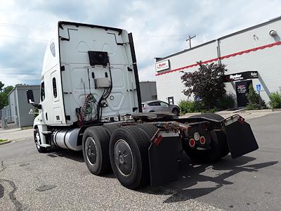 Used 2018 Freightliner Cascadia Sleeper Cab 6x4, Semi Truck for sale #750957 - photo 2