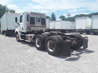 Used 2020 Freightliner Cascadia Day Cab 6x4, Semi Truck for sale #275402 - photo 2