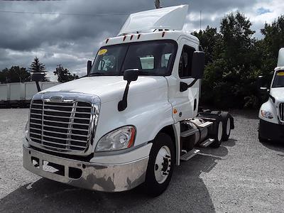 Used 2015 Freightliner Cascadia Day Cab 6x4, Semi Truck for sale #303989 - photo 1