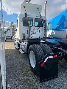 Used 2014 Freightliner Cascadia Day Cab 4x2, Semi Truck for sale #545377 - photo 2