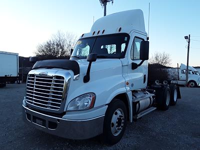 Used 2016 Freightliner Cascadia Day Cab 6x4, Semi Truck for sale #651656 - photo 1