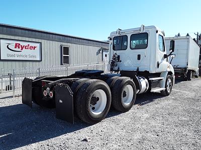 Used 2017 Freightliner Cascadia Day Cab 6x4, Semi Truck for sale #666346 - photo 2