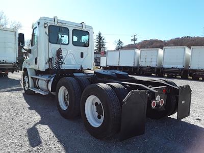 Used 2017 Freightliner Cascadia Day Cab 6x4, Semi Truck for sale #666346 - photo 2