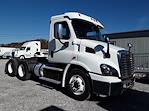 Used 2017 Freightliner Cascadia Day Cab 6x4, Semi Truck for sale #666346 - photo 4