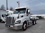 Used 2017 Freightliner Cascadia Day Cab 6x4, Semi Truck for sale #666347 - photo 1