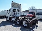 Used 2017 Freightliner Cascadia Day Cab 6x4, Semi Truck for sale #673165 - photo 2