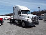 Used 2017 Freightliner Cascadia Sleeper Cab 6x4, Semi Truck for sale #679433 - photo 5