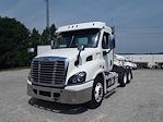 Used 2018 Freightliner Cascadia Day Cab 6x4, Semi Truck for sale #683739 - photo 3