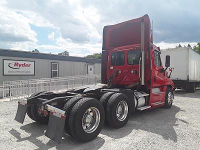 Used 2018 Freightliner Cascadia Day Cab 6x4, Semi Truck for sale #752239 - photo 2