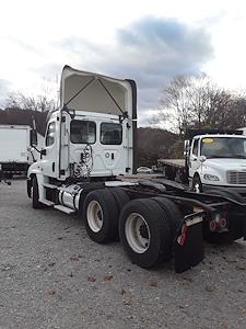 Used 2018 Freightliner Cascadia Day Cab 6x4, Semi Truck for sale #754358 - photo 2